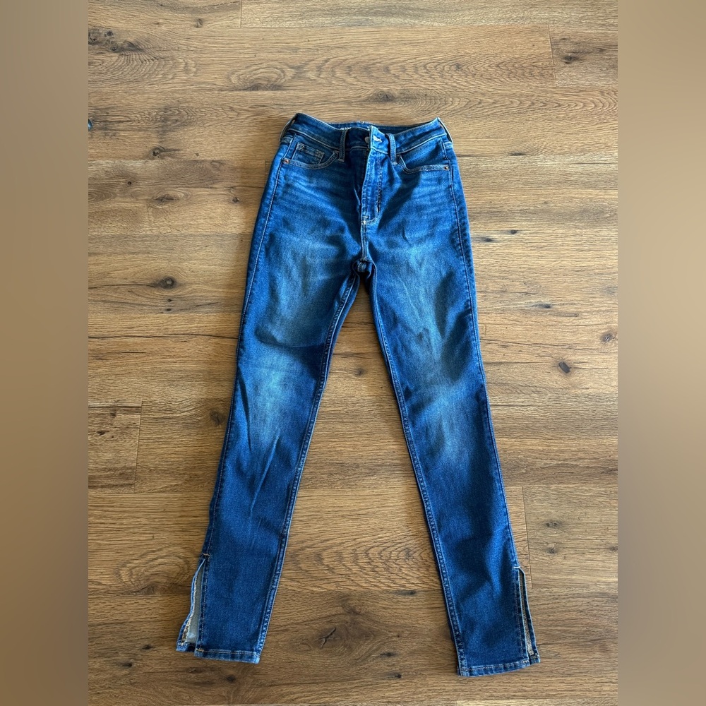 Old Navy high rise skinny jeans.